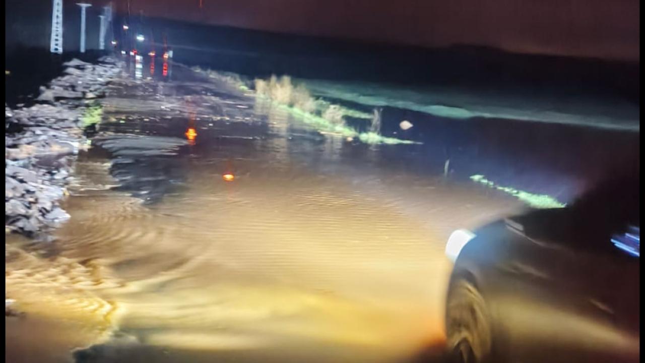 Hilvan’da Sağanak Alarmı: Kapanan Yol Yeniden Açıldı