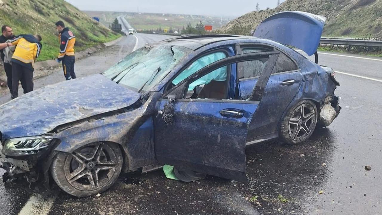 Nizip–Birecik Otoban Yolunda Kaza: 2 Yaralı