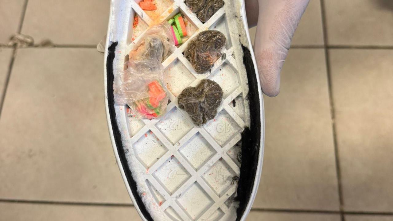 Şanlıurfa’da Ayakkabı İçinde Uyuşturucu Ele Geçirildi