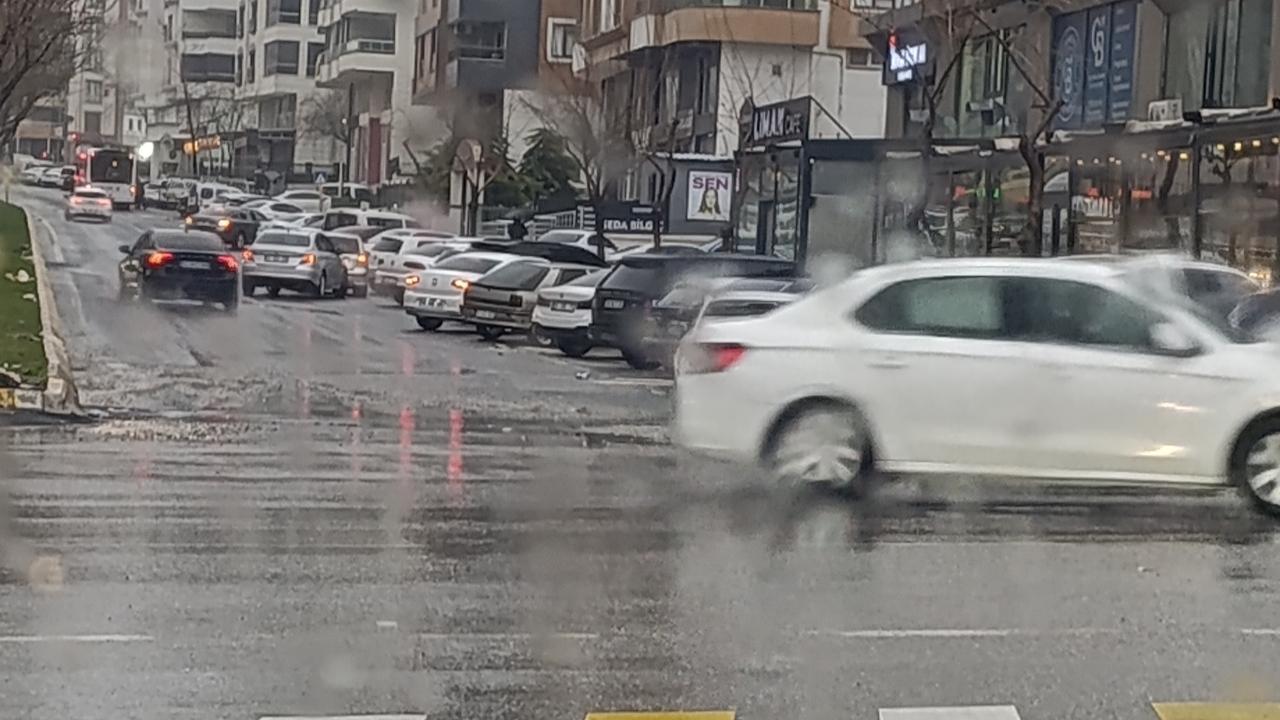 Urfa Valiliği Duyurdu: İki İlçede Eğitime Yağış Engeli