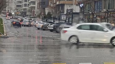 Urfa Valiliği Duyurdu: İki İlçede Eğitime Yağış Engeli