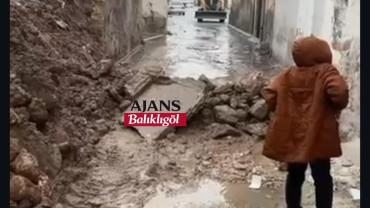 Urfa’da Yağış Duvar Yıktı: Facianın Eşiğinden Dönüldü