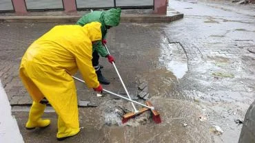 Viranşehir'de Sel Sularıyla Mücadele Devam Ediyor