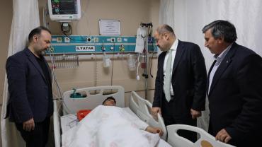 Başkan Gülpınar’dan Yaralı Öğrencilere Ziyaret