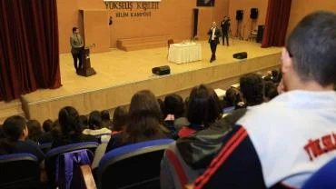 Başkan Nihat Çiftçi, Gençlerle Tecrübelerini Paylaştı