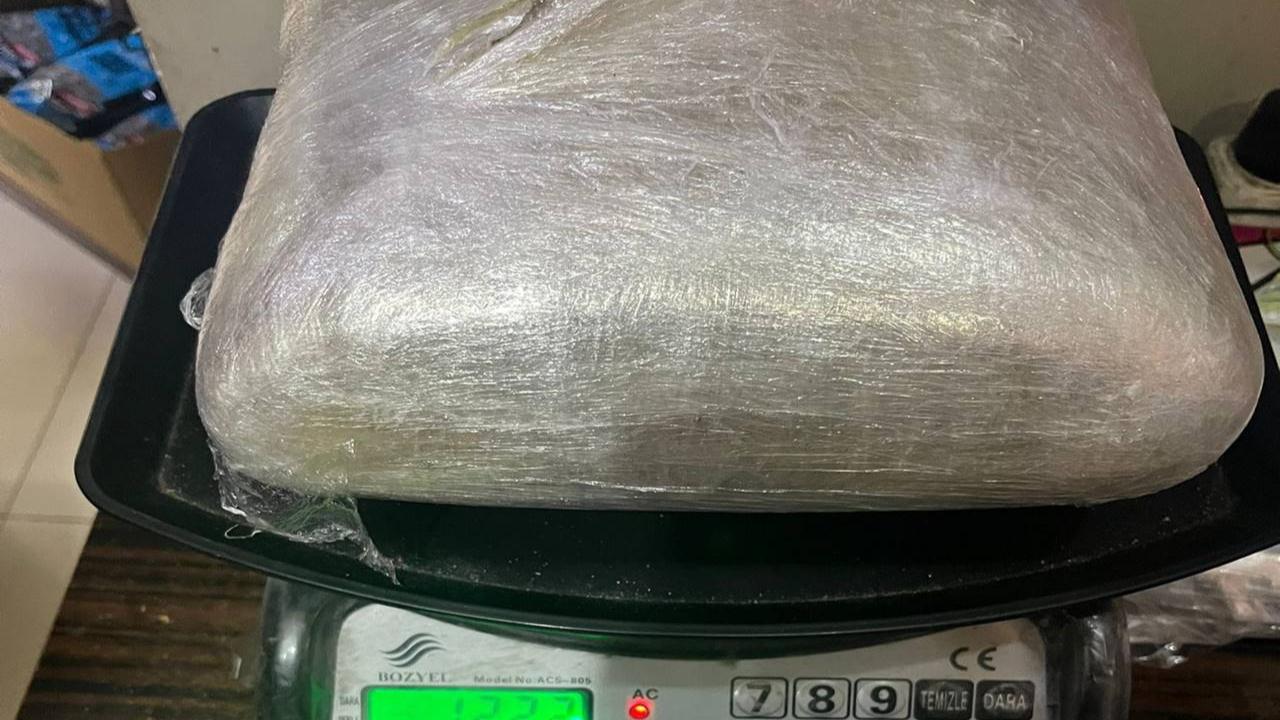 Birecik’te 1 Kilo 222 Gram Esrar Ele Geçirildi