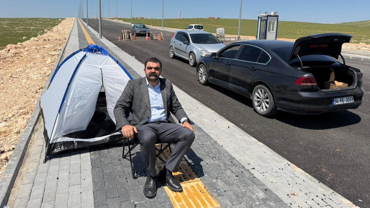 Bozova'da TOKİ Eylemi: CHP İlçe Başkanı Eylemi Başlattı