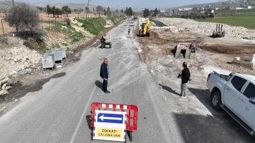 Büyükşehir Belediyesi, Bozuk Yolları Onarıyor