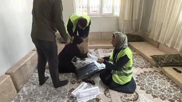 Eyyübiye’de Yetimin Yüzü Gülüyor