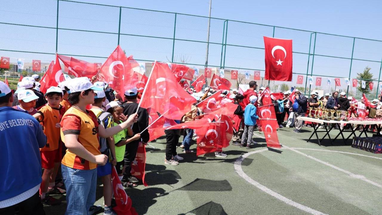 Eyyübiyeli Çocuklar 23 Nisan Futbol Turnuvasında Buluştu
