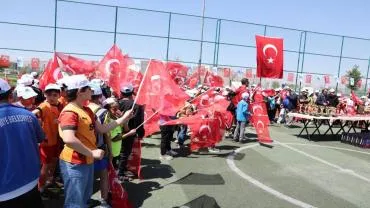 Eyyübiyeli Çocuklar 23 Nisan Futbol Turnuvasında Buluştu