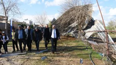 Hilvan’da Fırtınadan Evler Zarar Gördü! Belediye Seferber Oldu