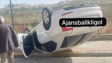 Kontrolden Çıkan Araç Takla Attı! 2 Yaralı