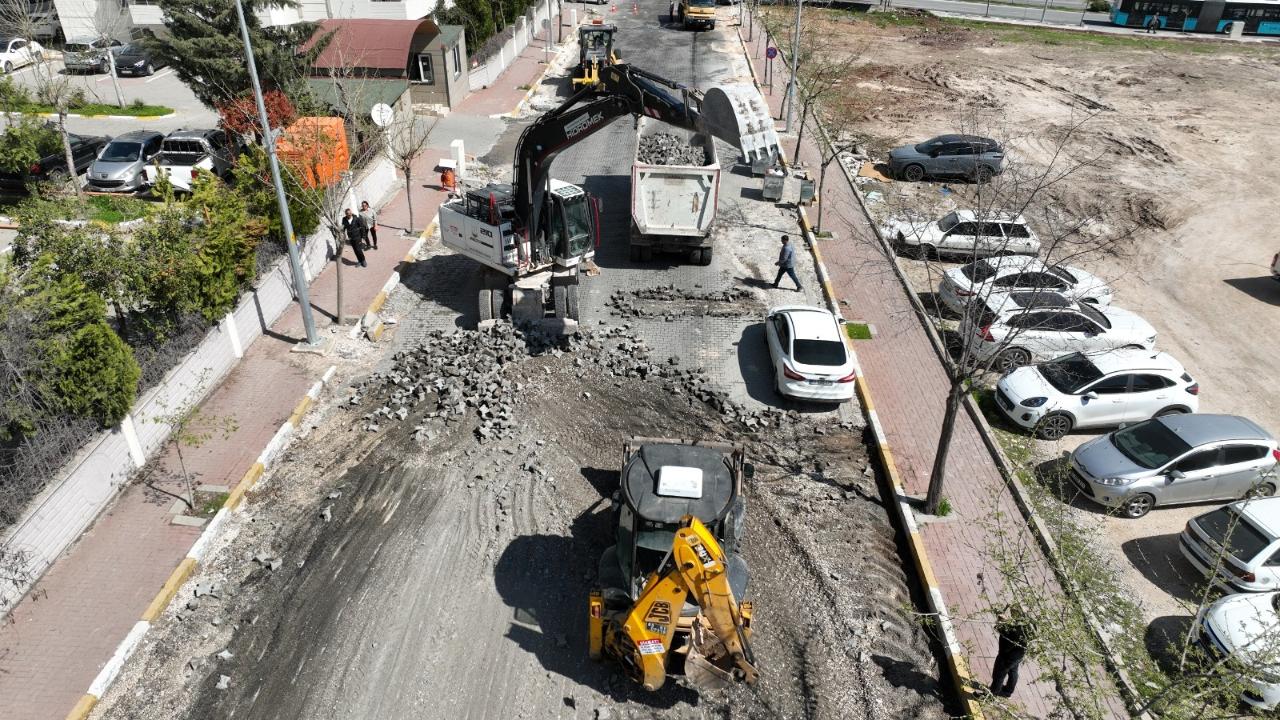 Mustafa Direkli Caddesi Sıcak Asfalt İle Yenileniyor