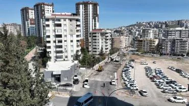 Mustafa Direkli Caddesi Sıcak Asfaltla Yenileniyor