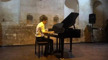 Minik Ve Genç Piyanistler Sahnede Göz Doldurdu