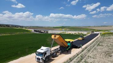 Urfa'da 14 Kilometrelik Grup Yolu Asfaltla Buluştu