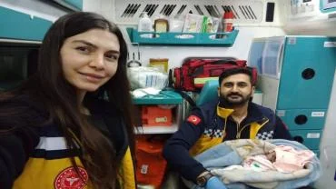Urfa’da Ambulansta Doğum! Ekipler Zamanla Yarıştı