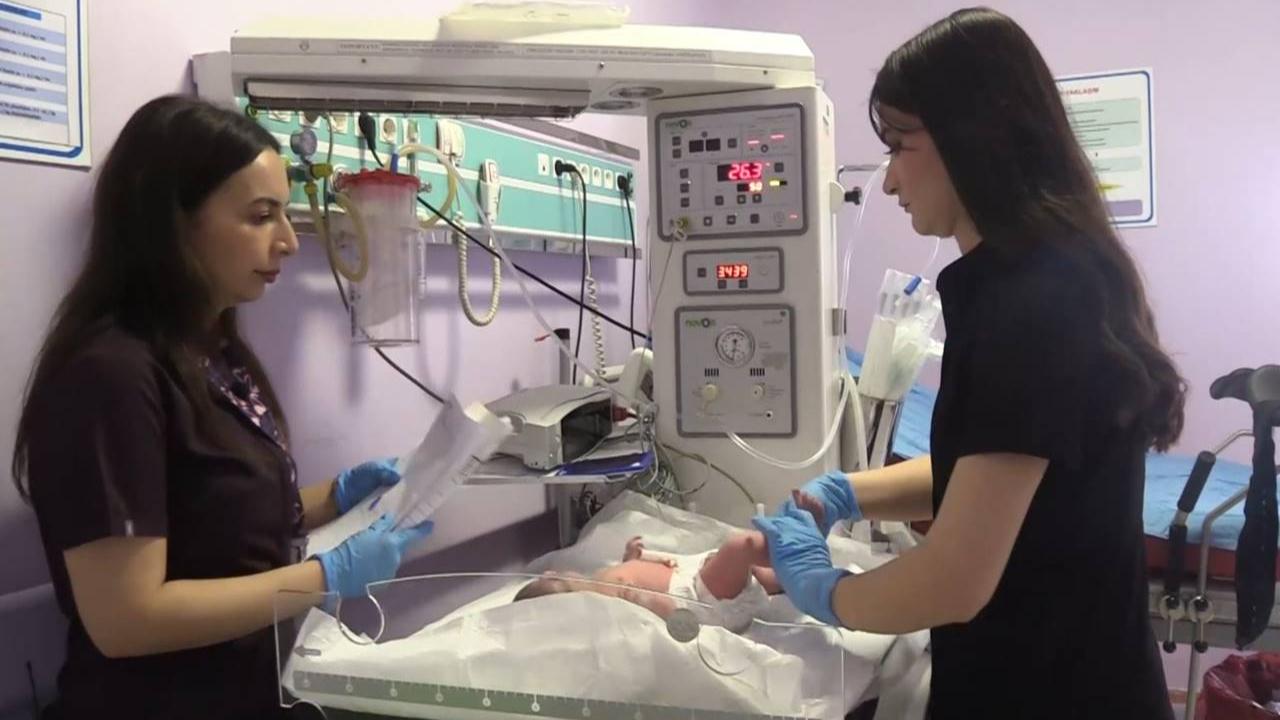 Yenidoğanlarda Göz Dibi Taraması Görme Kaybını Önleyebilir