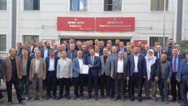 Başkan İsmail Karacabey Mazbatasını Aldı