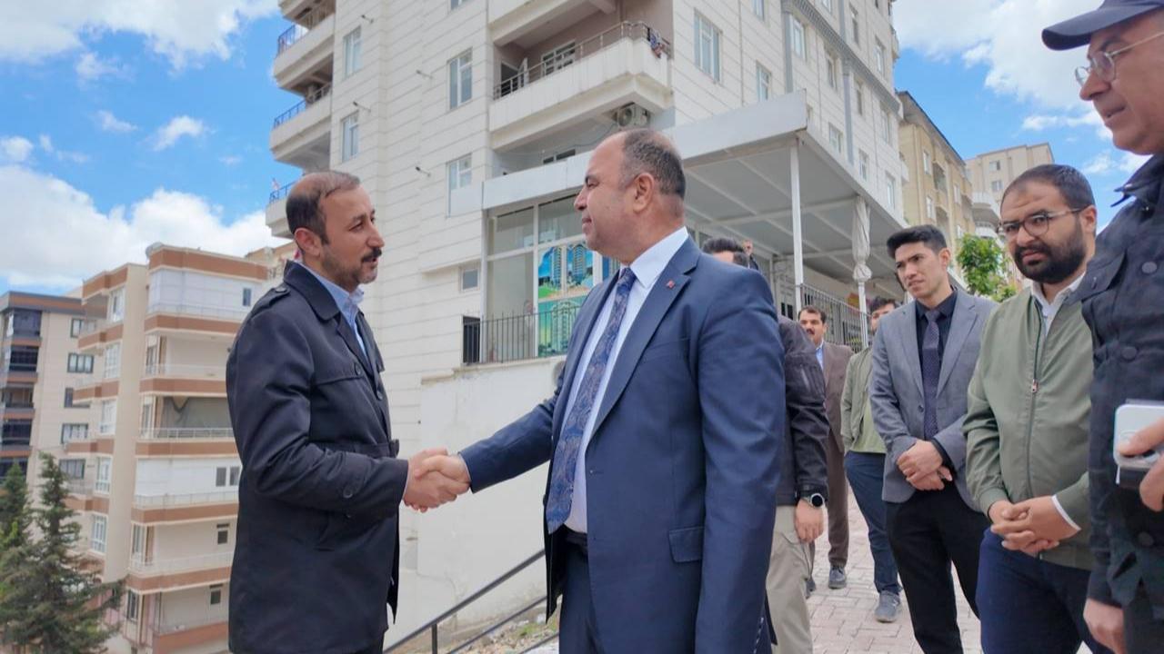 Başkan Nihat Çiftçi, Modern Semt Pazarı Çalışmalarını İnceledi