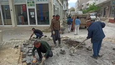 Hilvan'da Yol Atağı: İlçe Genelinde Yol Çalışmaları Sürüyor