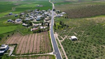 Şanlıurfa’da 14 Kilometrelik Grup Yolunda Asfalt Seferberliği Sürüyor