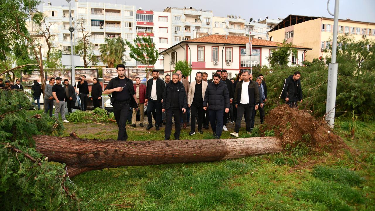 Valilikten Açıklama: Fırtınada 1 Ölü, 40 Yaralı Var