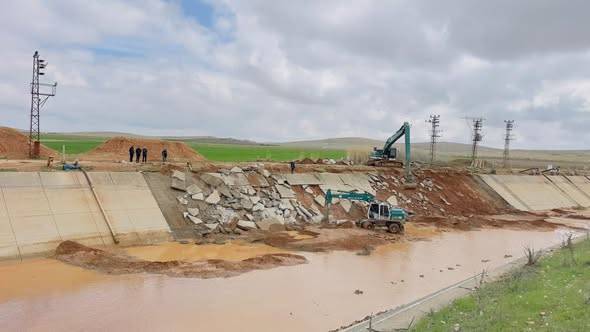 Selin Vurduğu Balkatan Mahallesi’nde Kanal Onarımı Başladı