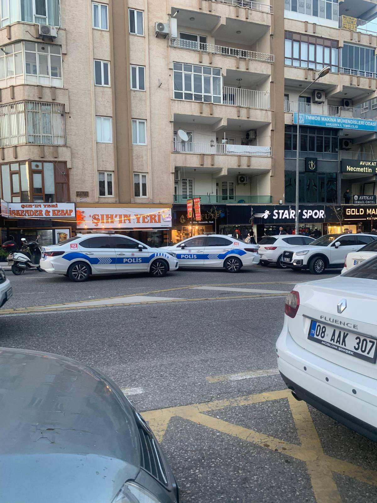 Urfa'da Kuyumcuya Abluka: Olay Yeri İncelemesi Başladı