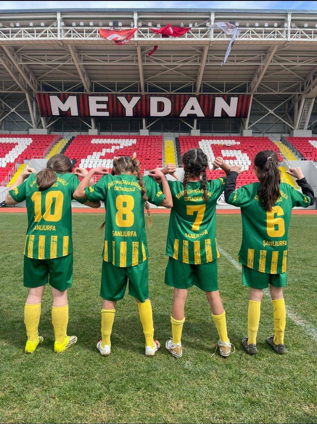 Şehit Mustafa Direkli Ortaokulu Kız Futbol Takımı Finalde!