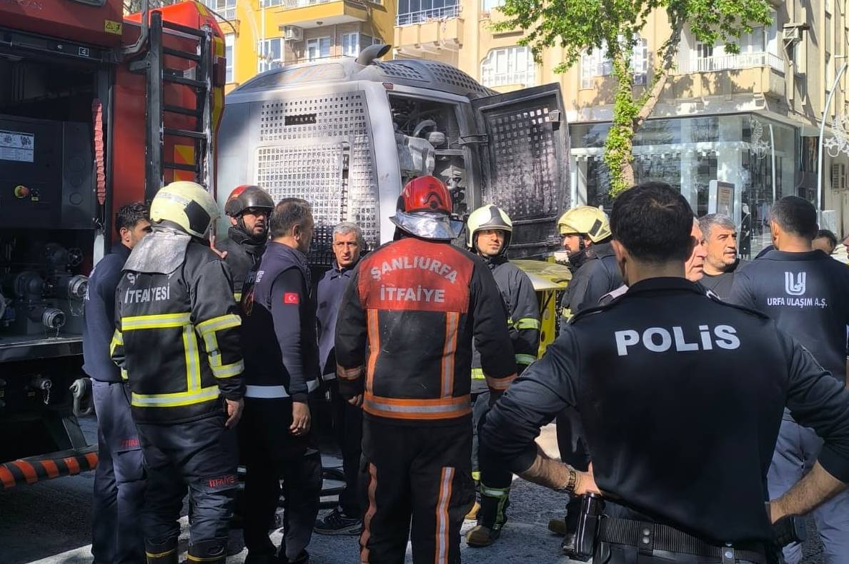Şanlıurfa’da Halk Otobüsünde Yangın Paniği