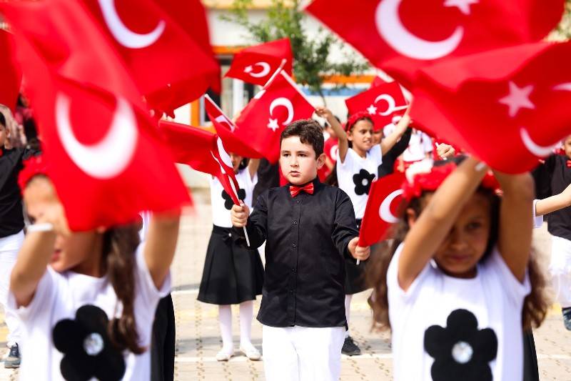 Harran'da 23 Nisan Coşkuyla Kutlandı