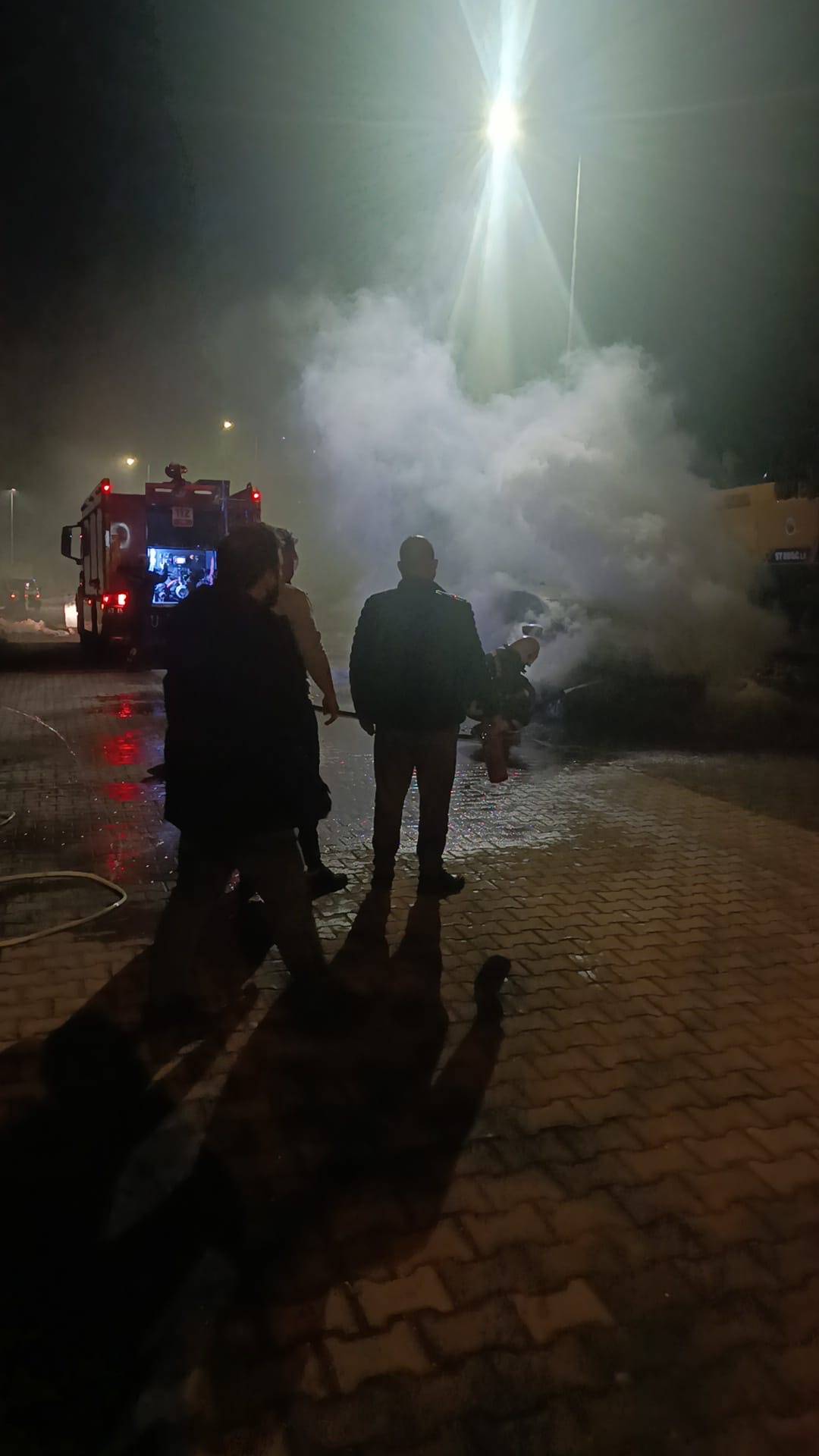 Şanlıurfa’da Park Halindeki Araç Yandı!