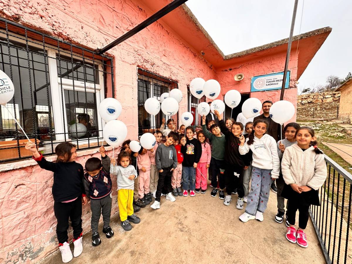 Dicle Gönüllüleri’nden Öğrencilere Destek