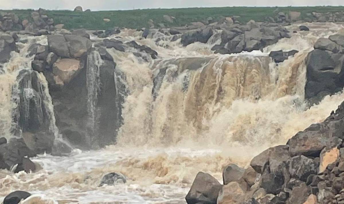 Viranşehir’de Doğa Canlandı: Sulutepe Şelalesi Coştu