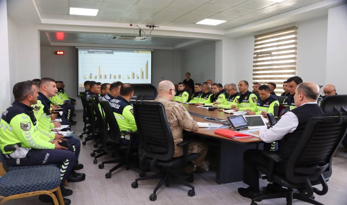 Urfa’da Kritik Toplantı: Kazalar Analiz Edildi, Riskli Yollar Belirlendi