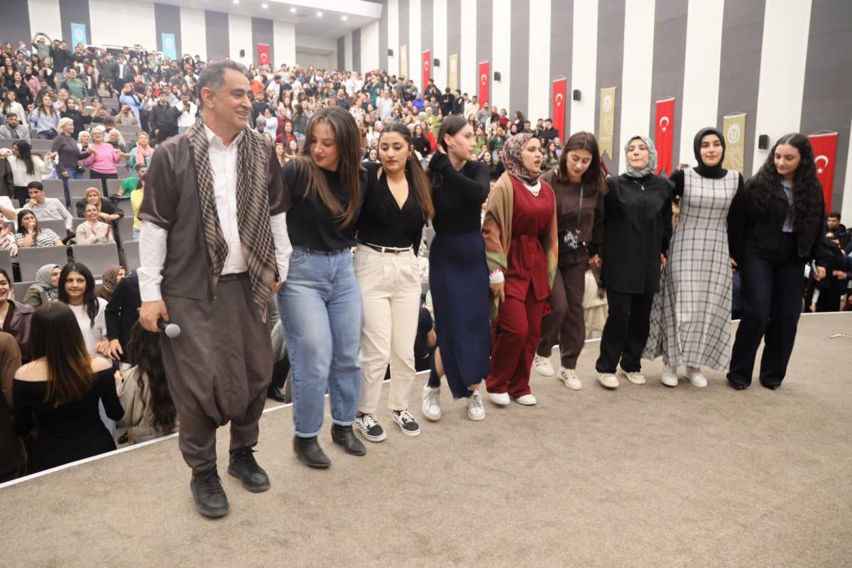 Urfa Ahengi Sıra Gecesi Topluluğu, Munzur Üniversitesi’ni Şenlendirdi