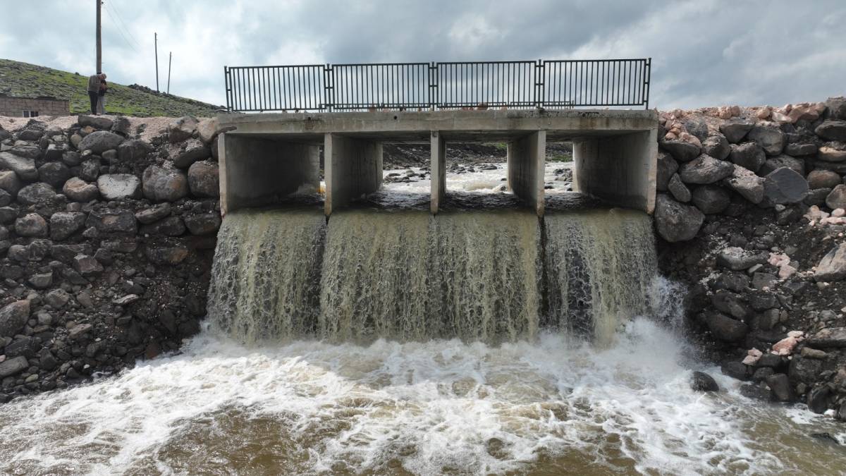 Büyükşehir, Viranşehir’de Selin İzlerini Sildi