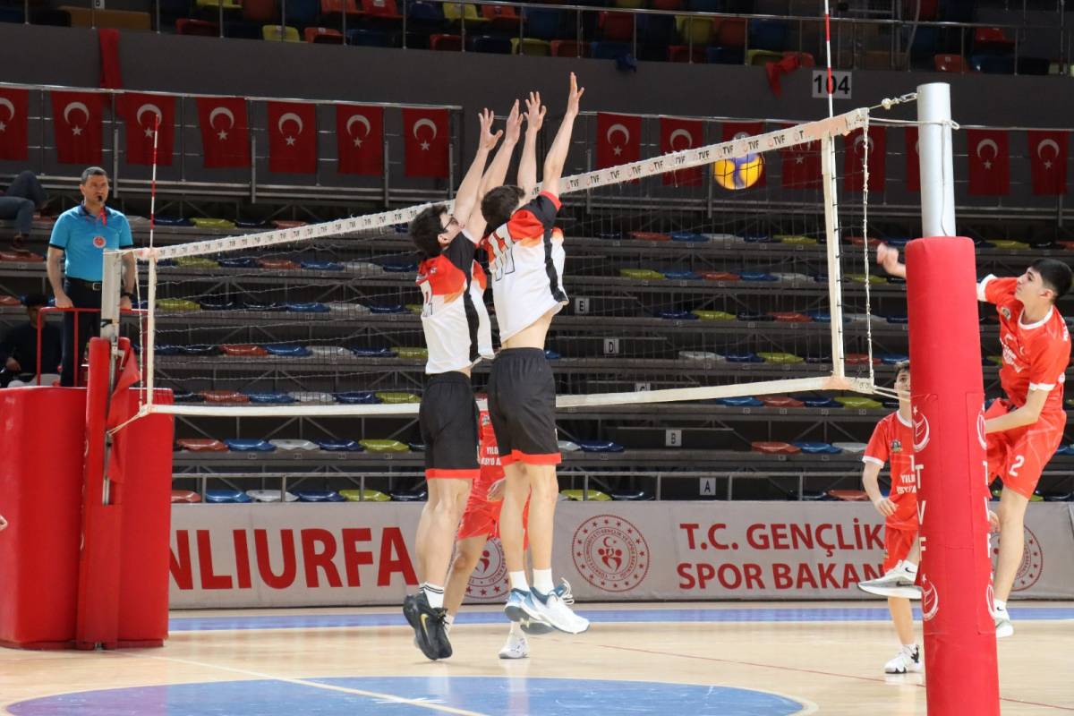 Şanlıurfa Büyükşehir Belediyesi Genç Erkekler Voleybol Takımı Yarı Finale Çıktı