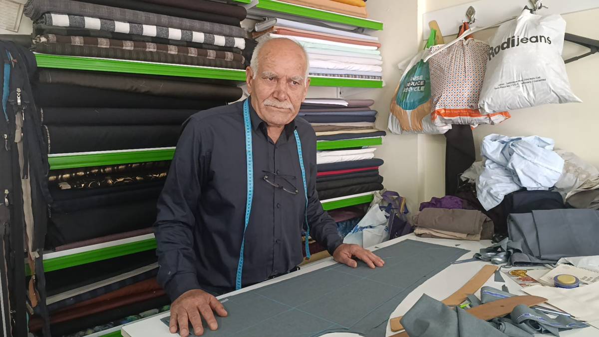 50 Yıllık Terzi Aziz Demir Anlattı: “Ben Okul Dedim, Babam Pamuk Dedi”
