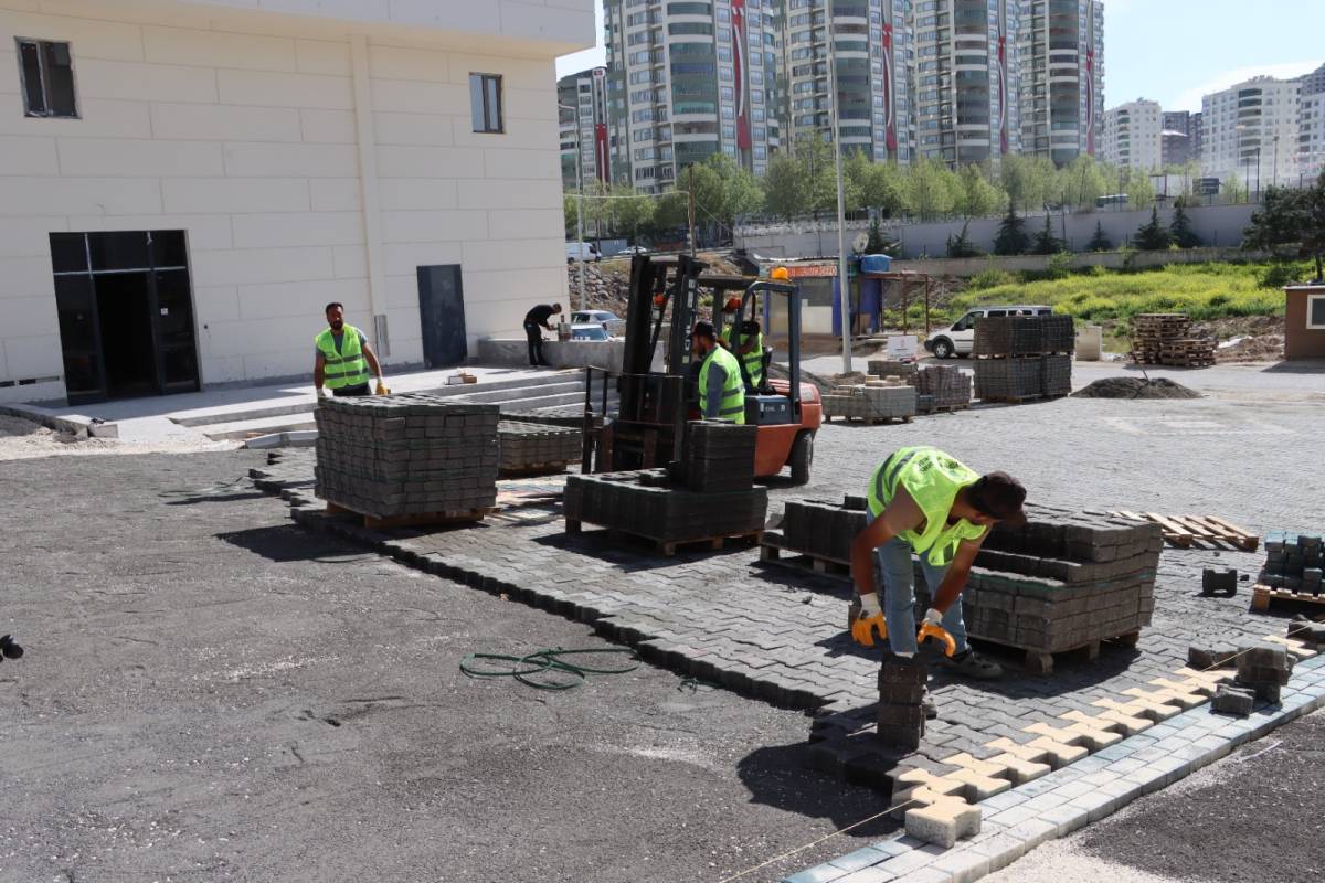 Karaköprü’de Yol Seferberliği: 12 Ekip Sahada Çalışıyor