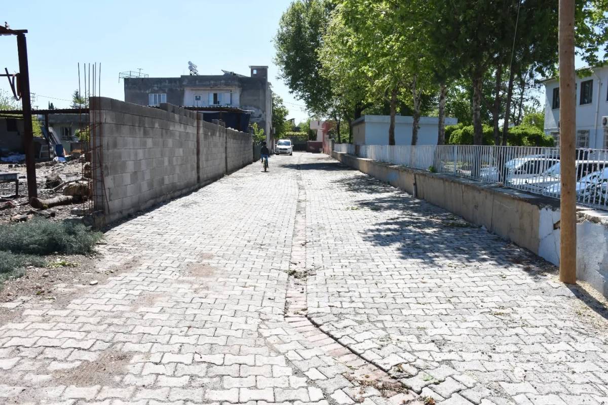 Hilvan'da Yol Atağı: İlçe Genelinde Yol Çalışmaları Sürüyor
